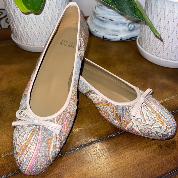 *BEAUTIFUL* (never worn) Stuart Weitzman, size 7, flat shoe - Picture 1 of 4